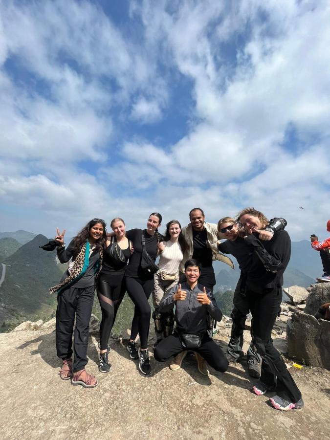 Hg Hostel Provide Tours & Motorbikes Ha Giang Kültér fotó