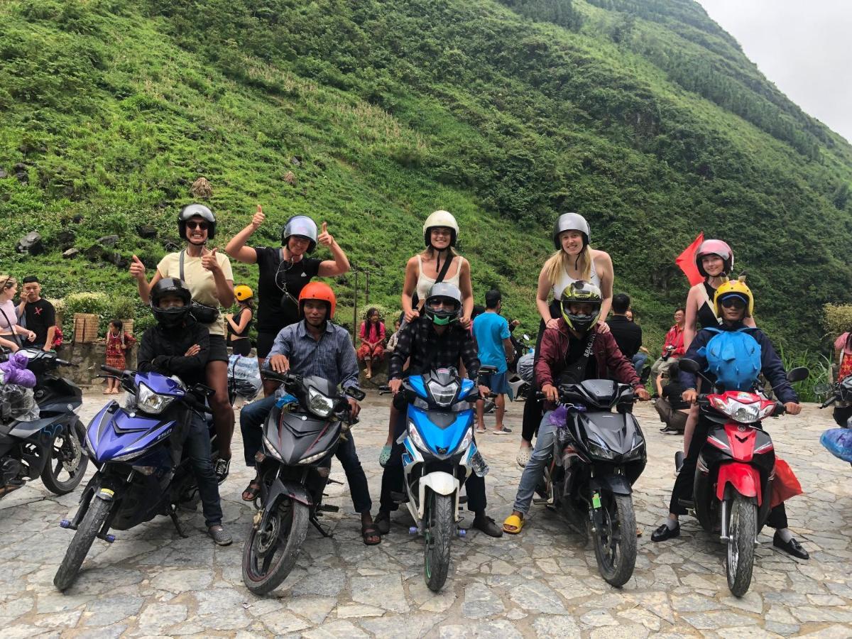 Hg Hostel Provide Tours & Motorbikes Ha Giang Kültér fotó